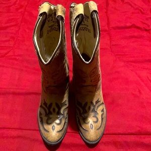 Girl cowboy boots